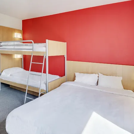 Hotel - échangeur A7 A9