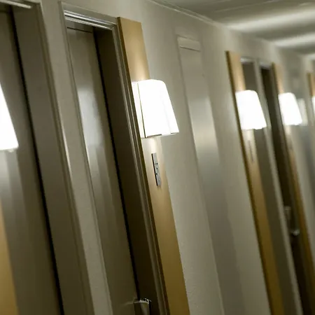 - échangeur A7 A9 Hotel 3*