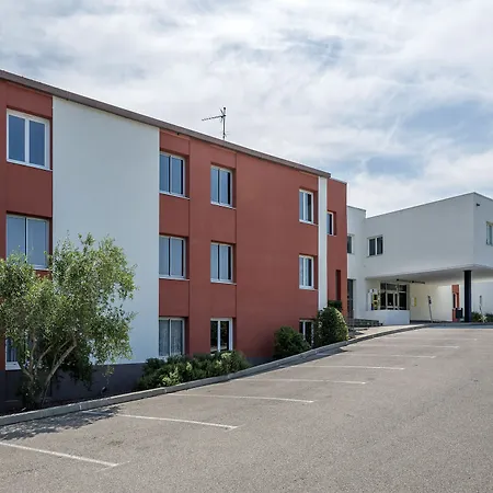 Hotel - échangeur A7 A9