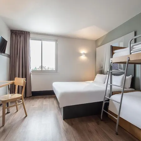 - échangeur A7 A9 Hotel
